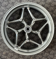 R1200RT (09-13) OIL COOLED FRONT WHEEL - TAKE OFF